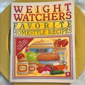 Weight Watchers Favorite Homestyle Recipes Cookbook in Great Condition!